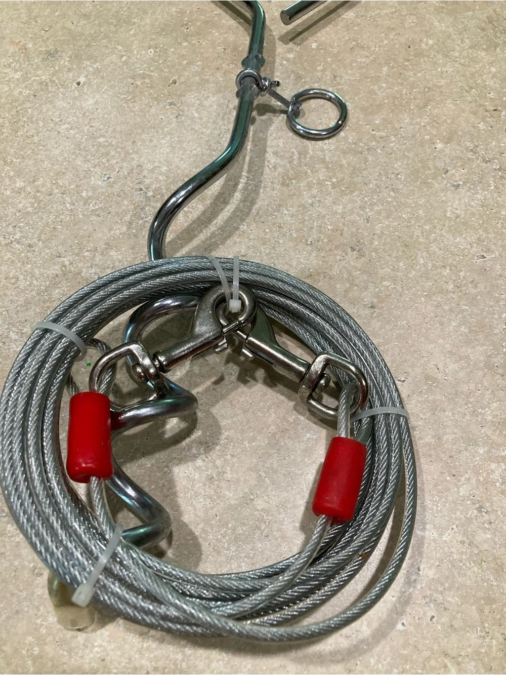 EasyTurn Steel Cable Tie-Out with Blue Handle